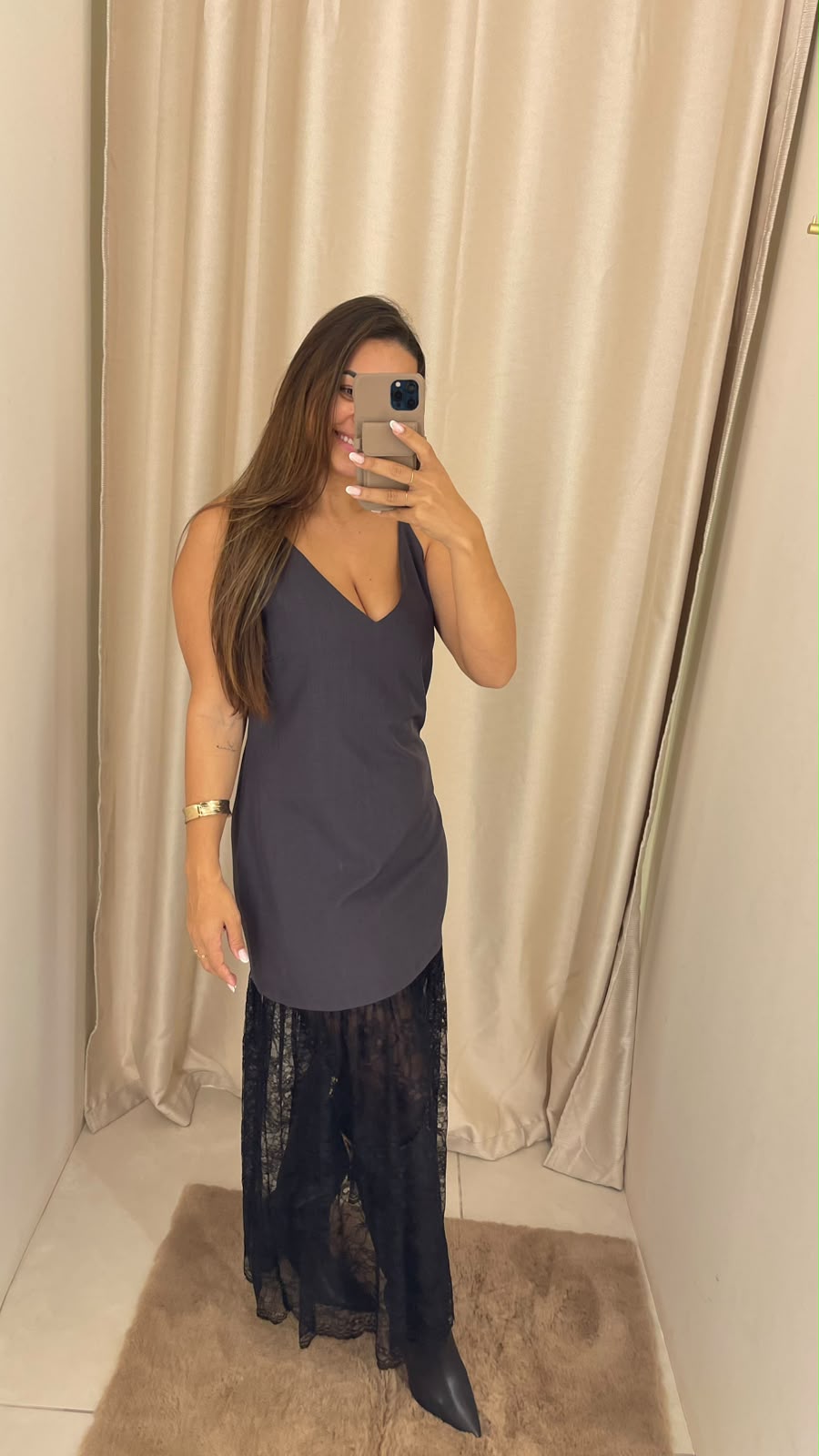 Vestido midi em Renda