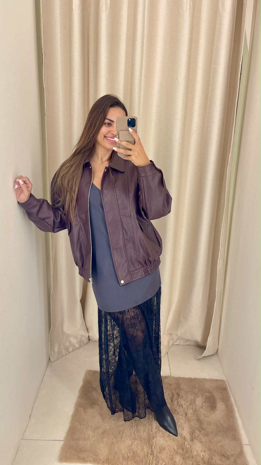 Vestido midi em Renda